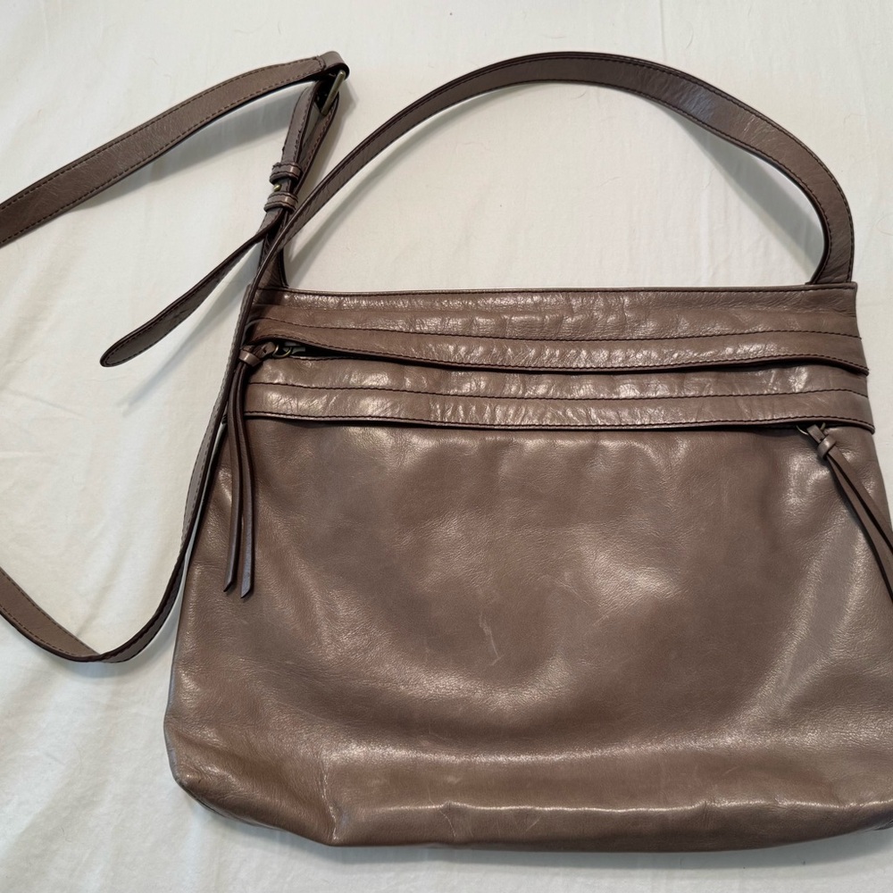 HOBO Tan Leather Shoulder Bag with Slouchy Design
